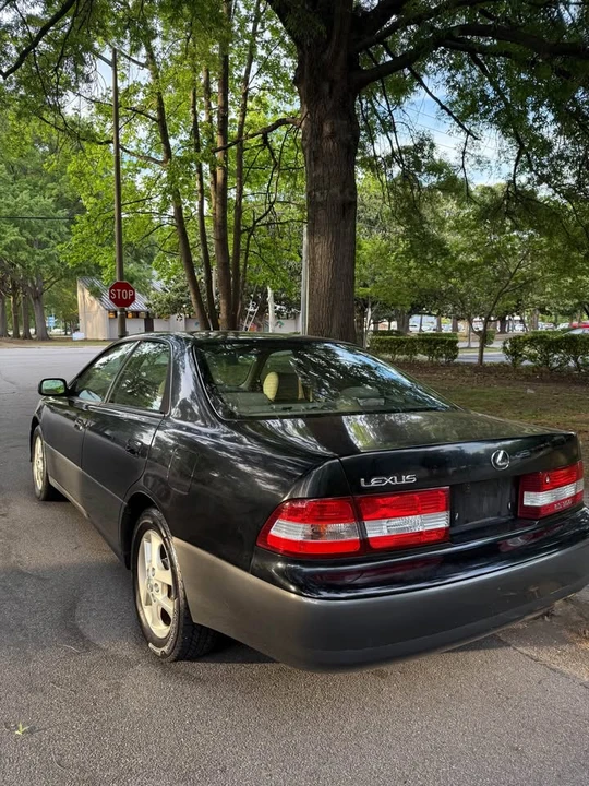 2001 Lexus ES 3rd Gen - Image 5 of 5
