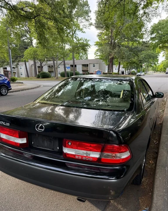 2001 Lexus ES 3rd Gen - Image 4 of 5