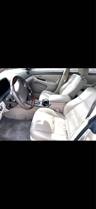 2001 Lexus ES 3rd Gen - Image 2 of 7