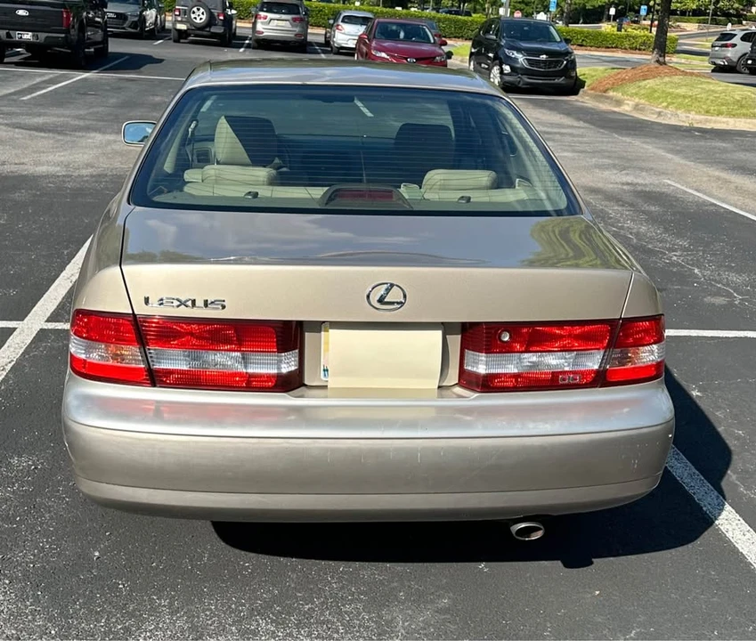 2001 Lexus ES 3rd Gen - Image 4 of 11