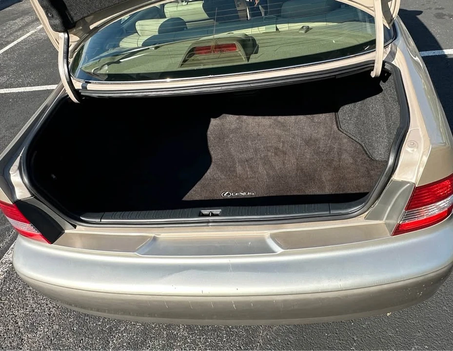 2001 Lexus ES 3rd Gen - Image 9 of 11