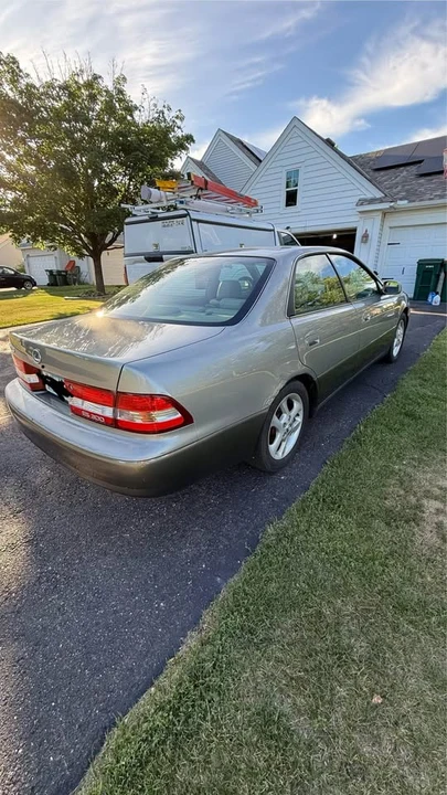 2001 Lexus ES 3rd Gen - Image 6 of 10