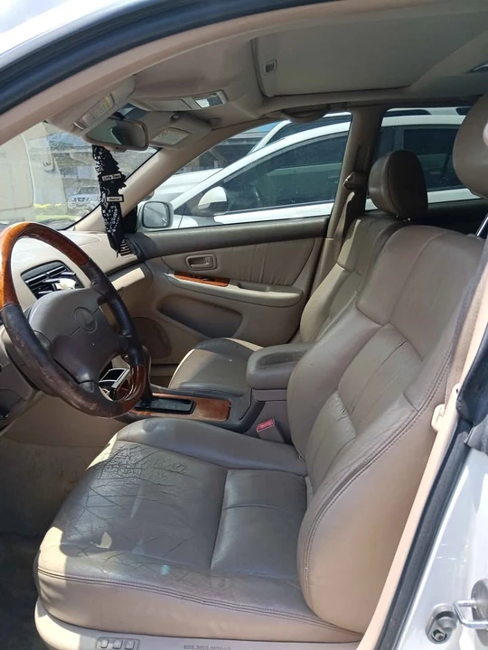 2001 Lexus ES 3rd Gen - Image 3 of 6