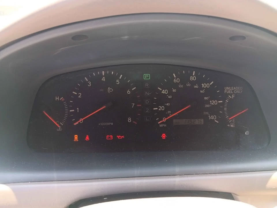 2001 Lexus ES 3rd Gen - Image 2 of 6
