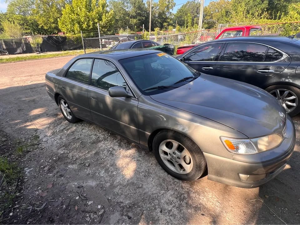 2001 Lexus ES 3rd Gen - Image 5 of 8