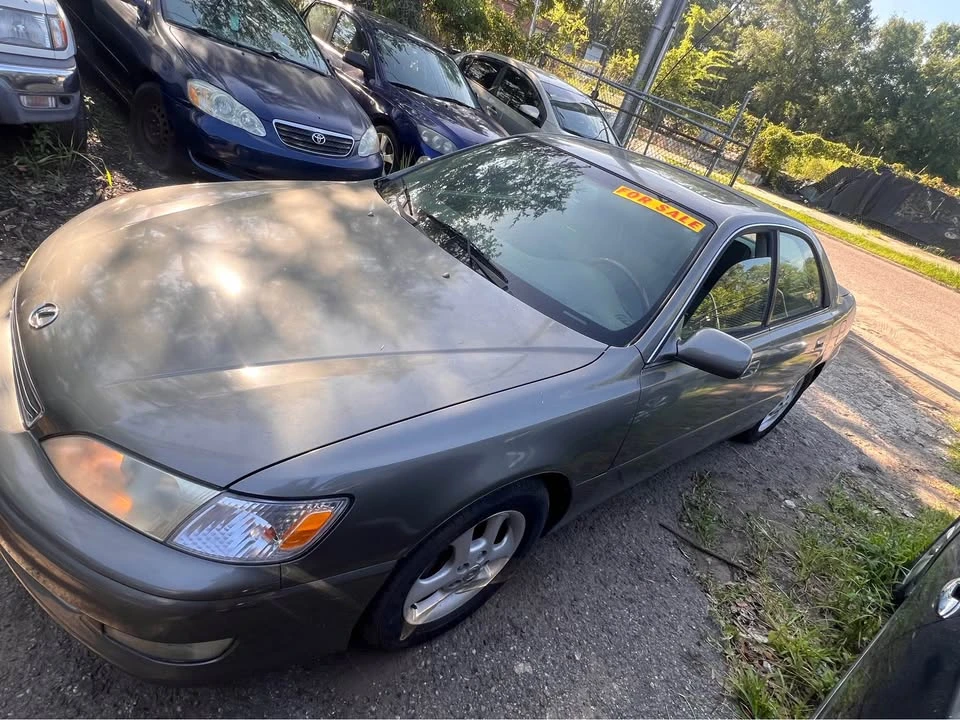 2001 Lexus ES 3rd Gen - Image 2 of 8