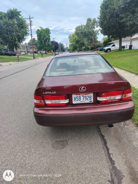 2001 Lexus ES 3rd Gen - Image 3 of 6