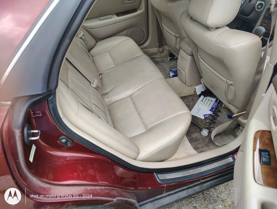 2001 Lexus ES 3rd Gen - Image 6 of 6