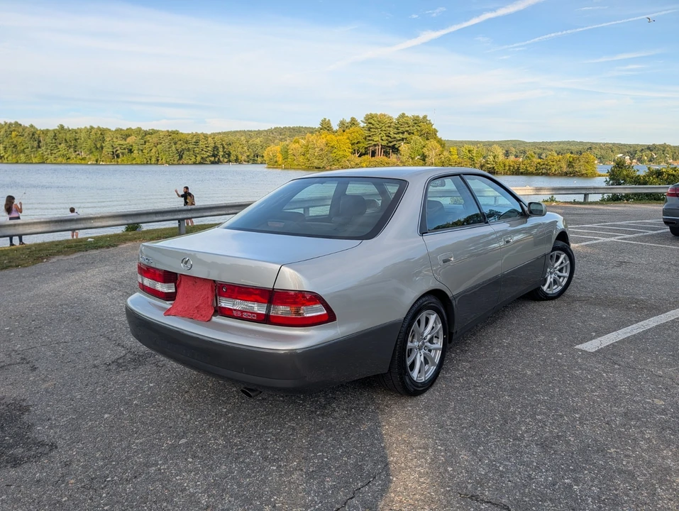 2001 Lexus ES 3rd Gen - Image 8 of 24