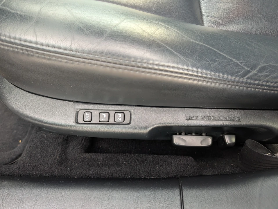 2001 Lexus ES 3rd Gen - Image 9 of 24