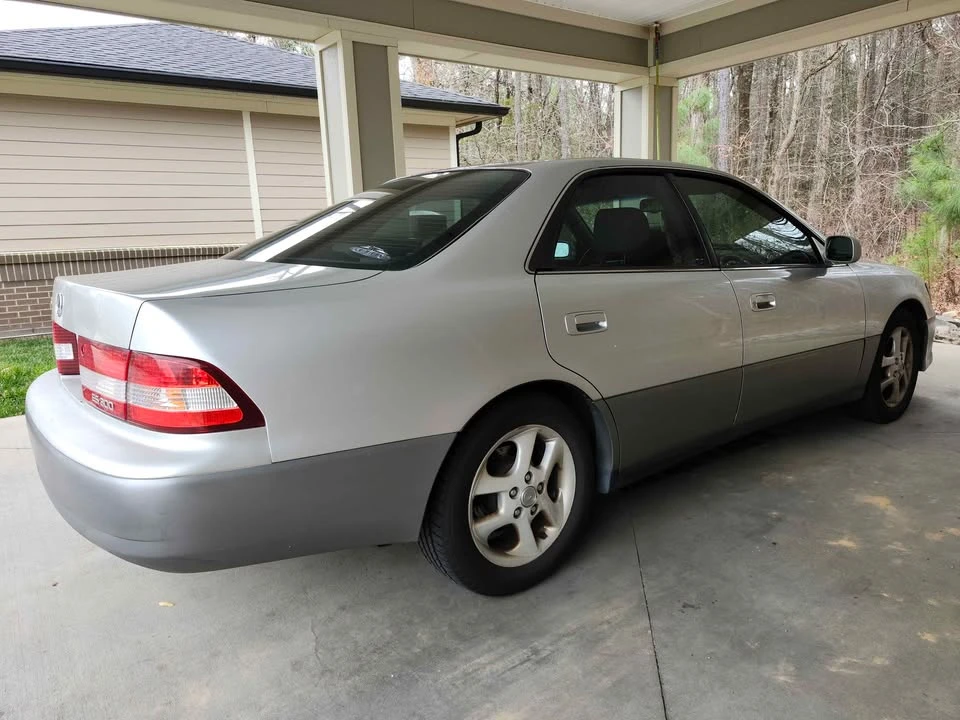 2001 Lexus ES 3rd Gen - Image 4 of 10