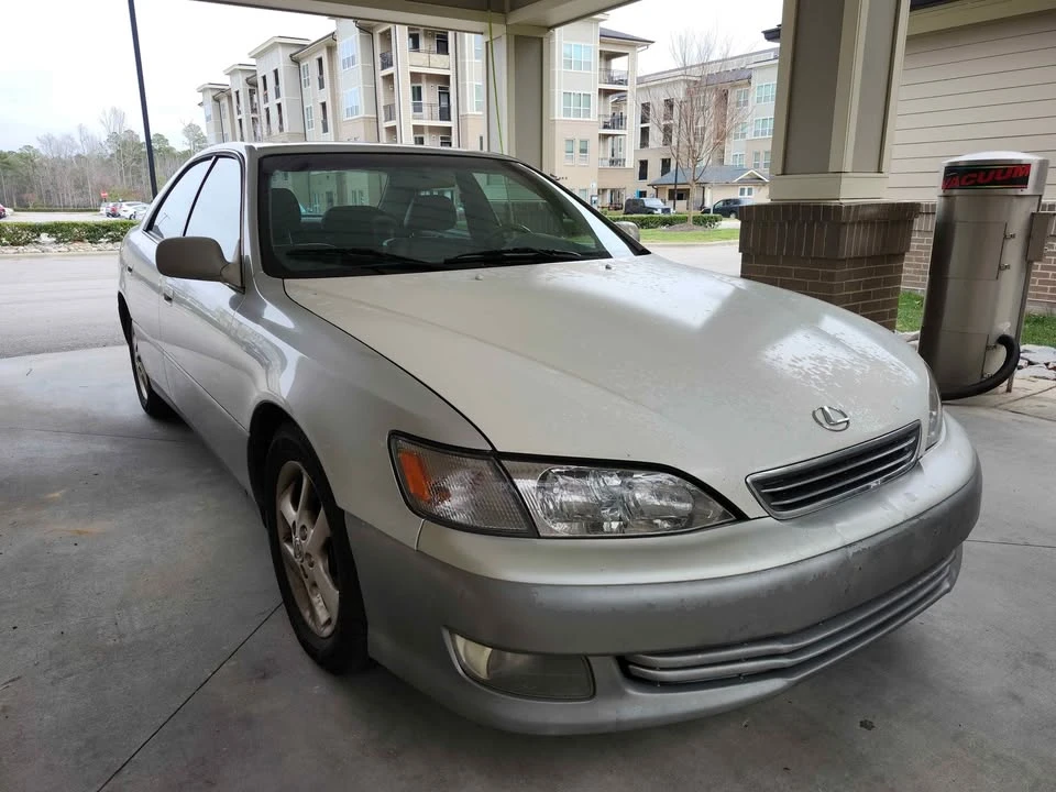 2001 Lexus ES 3rd Gen - Image 2 of 10