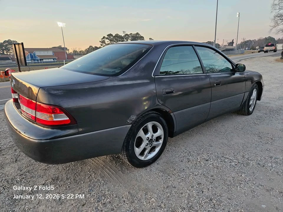 2001 Lexus ES 2nd Gen - Image 4 of 10