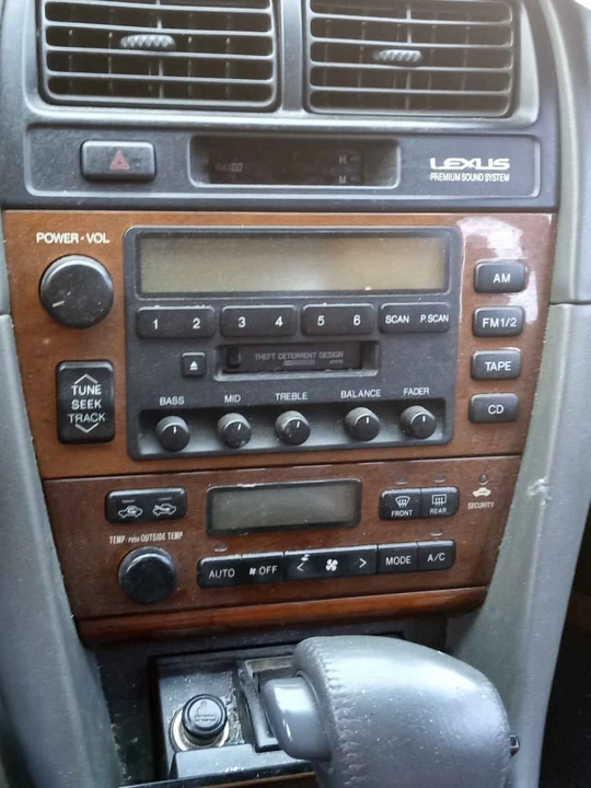 2001 Lexus ES 3rd Gen - Image 3 of 4