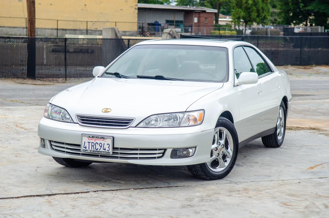 2001 Lexus ES 3rd Gen - Image 6 of 31