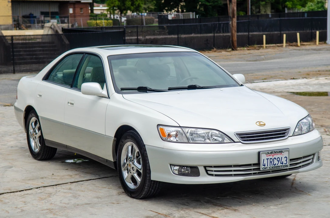 2001 Lexus ES 3rd Gen - Image 10 of 31