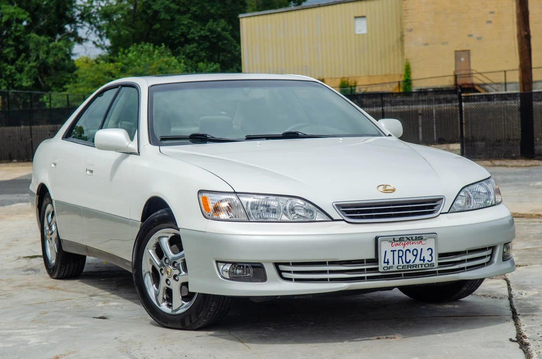 2001 Lexus ES 3rd Gen - Image 9 of 31