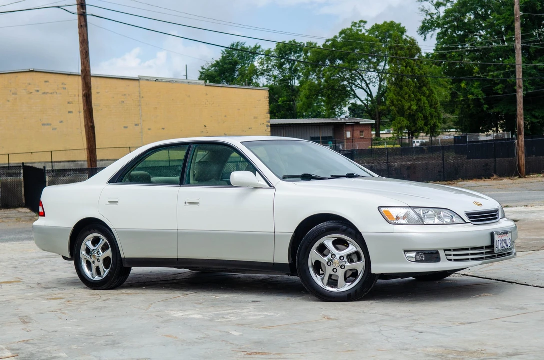 2001 Lexus ES 3rd Gen - Image 14 of 31