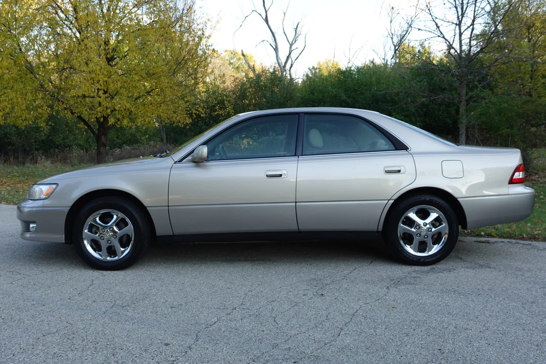 2001 Lexus ES 3rd Gen - Image 4 of 31