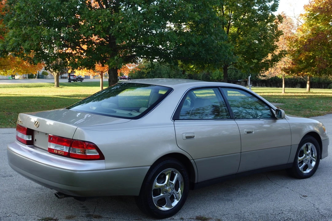 2001 Lexus ES 3rd Gen - Image 7 of 31
