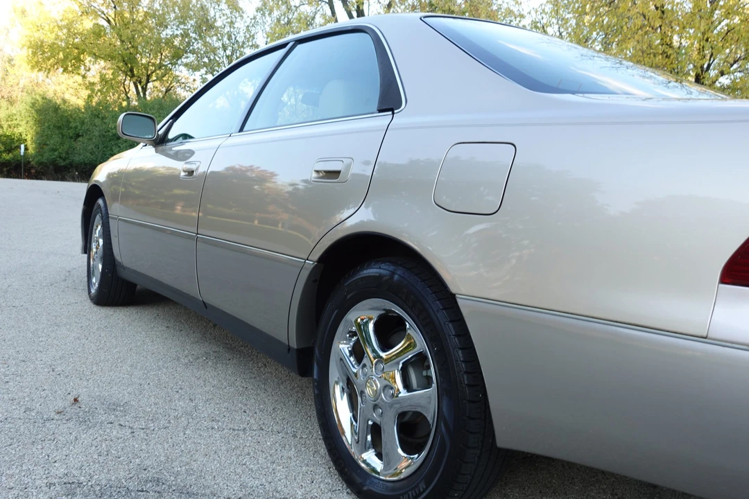 2001 Lexus ES 3rd Gen - Image 15 of 31