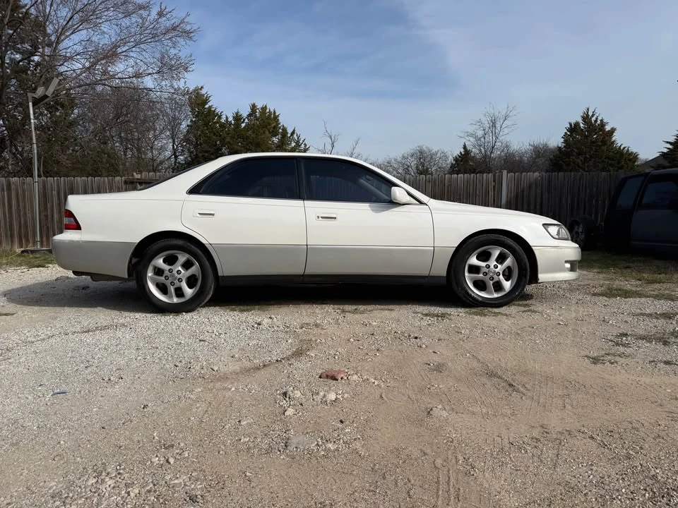 2001 Lexus ES 3rd Gen - Image 3 of 7