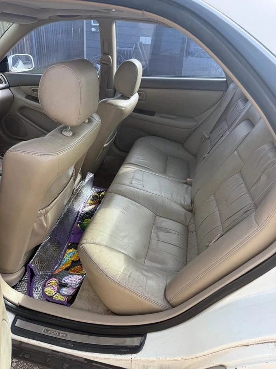 2001 Lexus ES 3rd Gen - Image 6 of 7