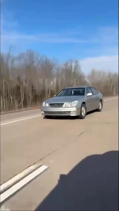 2001 Lexus GS 2nd Gen - Image 3 of 3