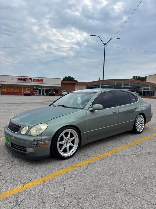 2001 Lexus GS 2nd Gen - Image 2 of 7