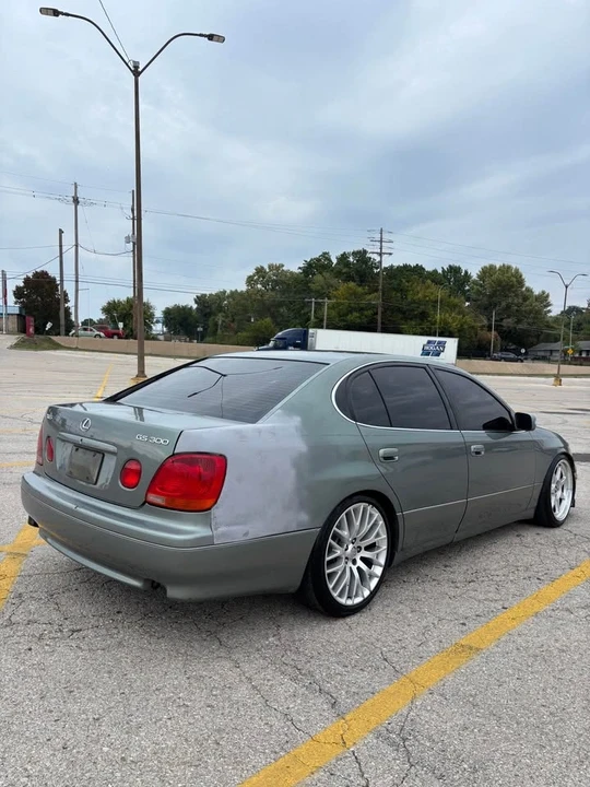 2001 Lexus GS 2nd Gen - Image 4 of 7