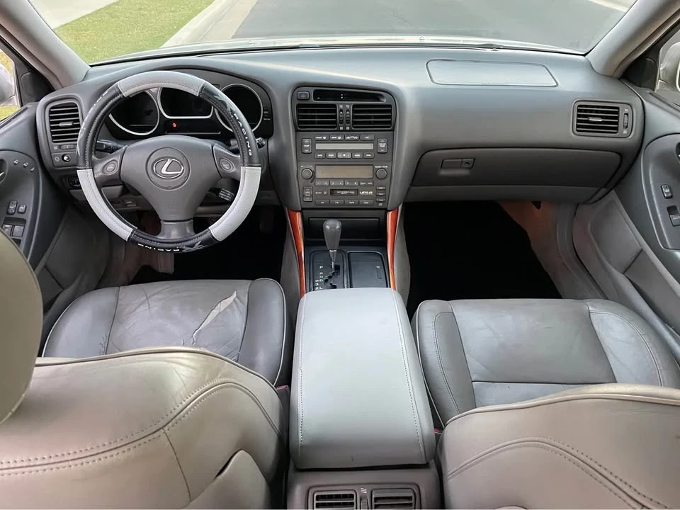 2001 Lexus GS 2nd Gen - Image 9 of 12