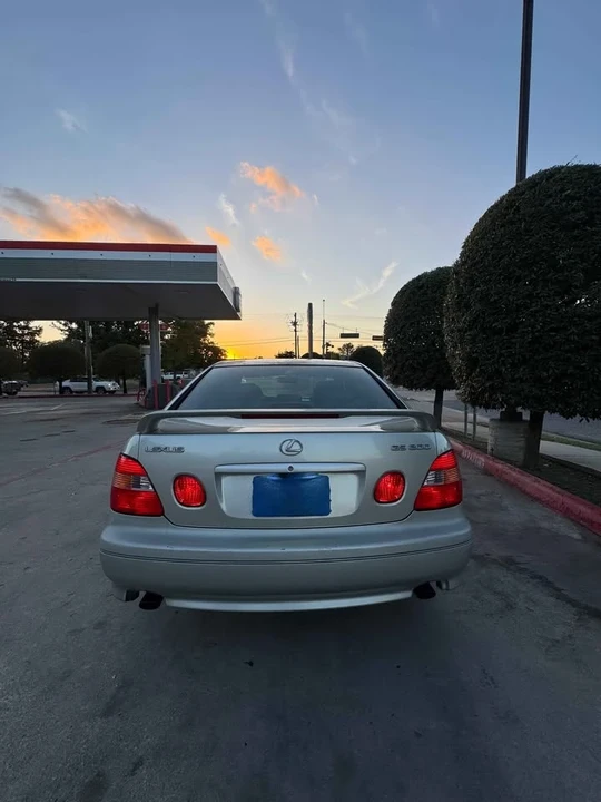 2001 Lexus GS 2nd Gen - Image 4 of 16