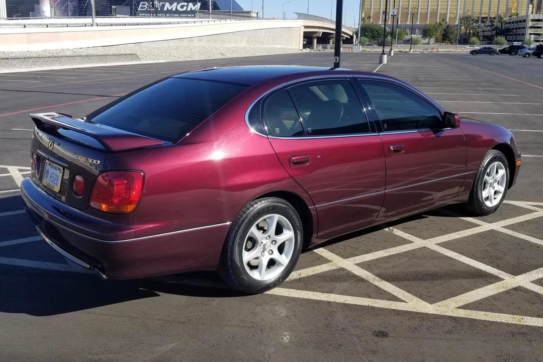 2001 Lexus GS 2nd Gen - Image 4 of 31