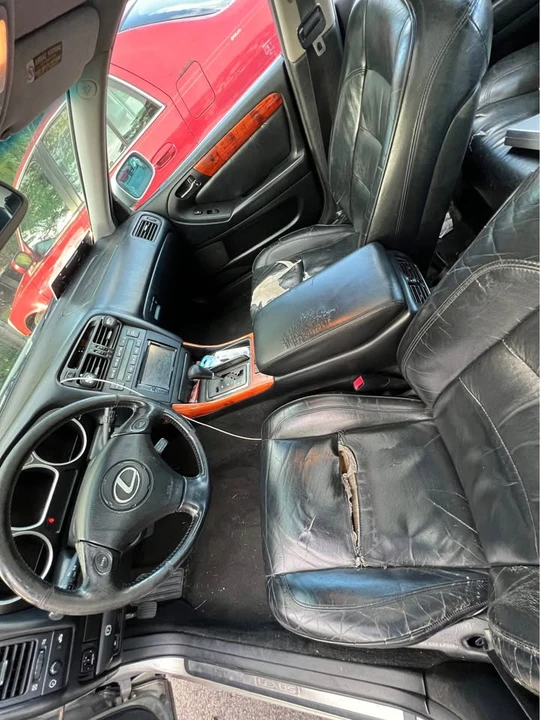 2001 Lexus GS 2nd Gen - Image 5 of 9