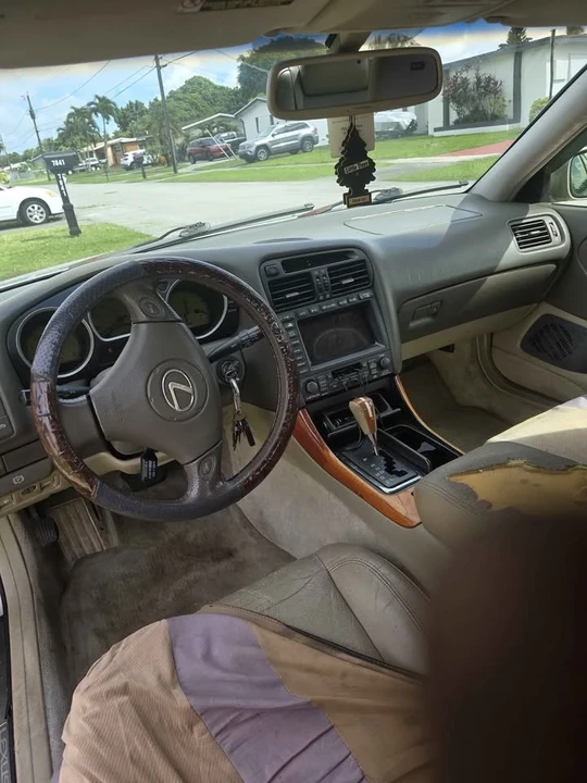 2001 Lexus GS 2nd Gen - Image 2 of 16