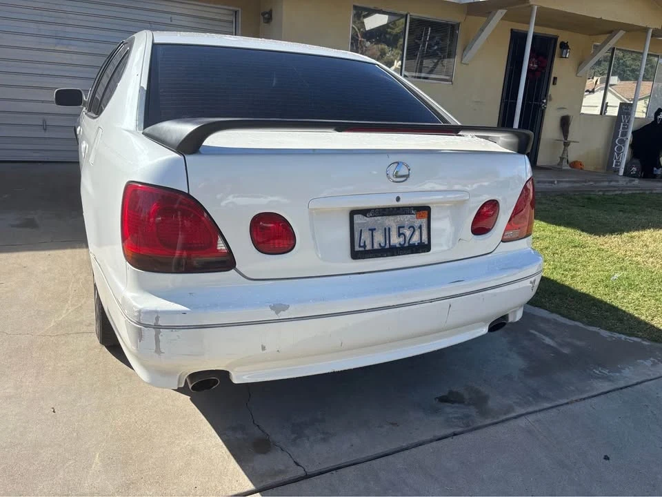 2001 Lexus GS 2nd Gen - Image 4 of 10