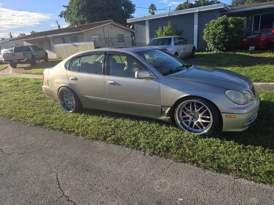 2001 Lexus GS 2nd Gen - Image 11 of 16