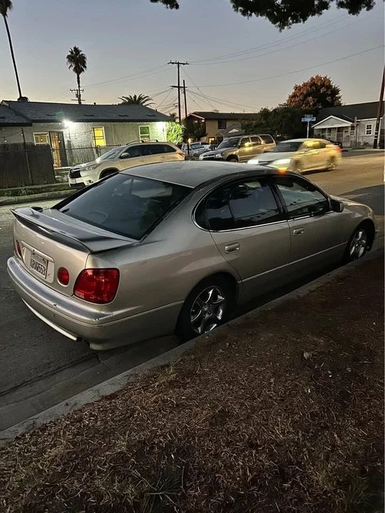 2001 Lexus GS 2nd Gen - Image 4 of 4