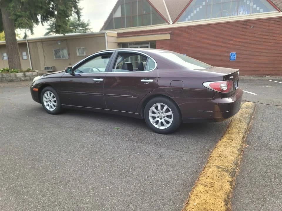 2001 Lexus GS 2nd Gen - Image 3 of 8