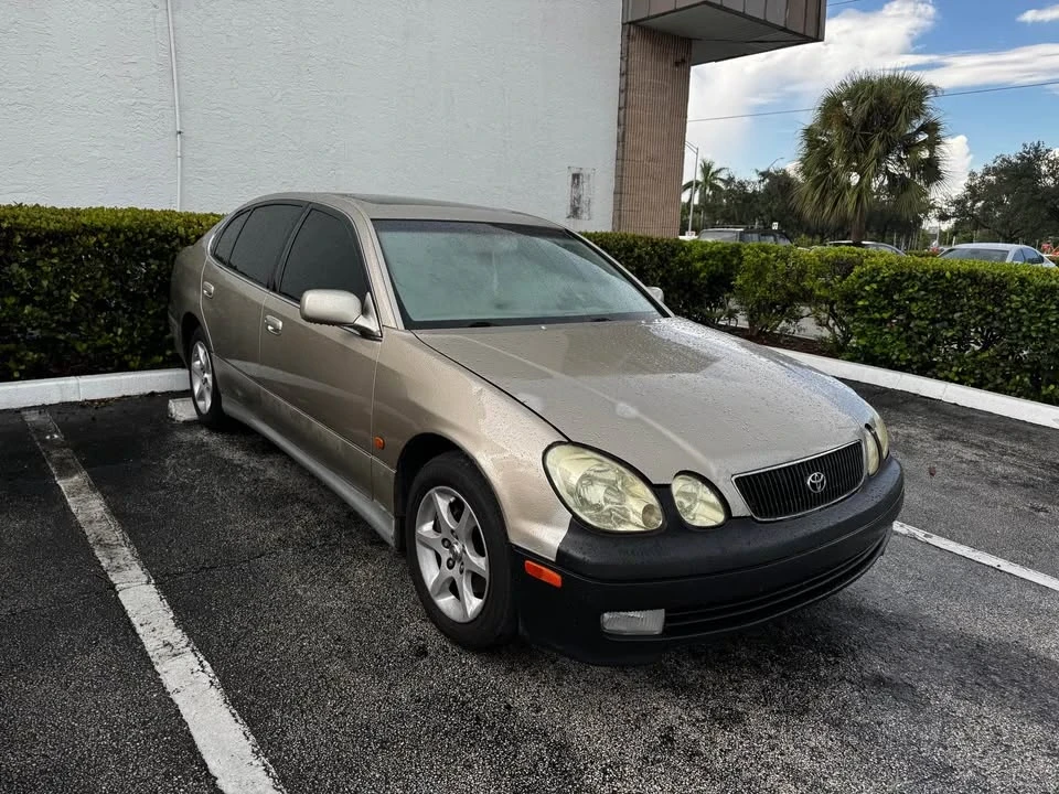 2001 Lexus GS 2nd Gen - Image 2 of 4