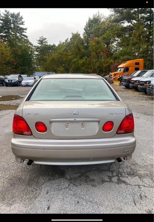2001 Lexus GS 2nd Gen - Image 3 of 12