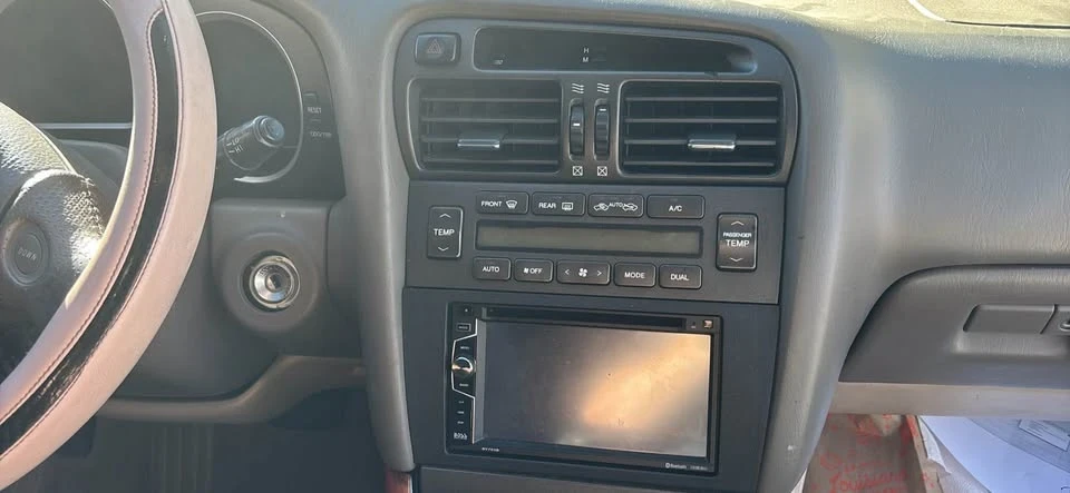 2001 Lexus GS 2nd Gen - Image 8 of 10