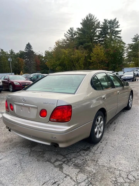 2001 Lexus GS 2nd Gen - Image 8 of 12