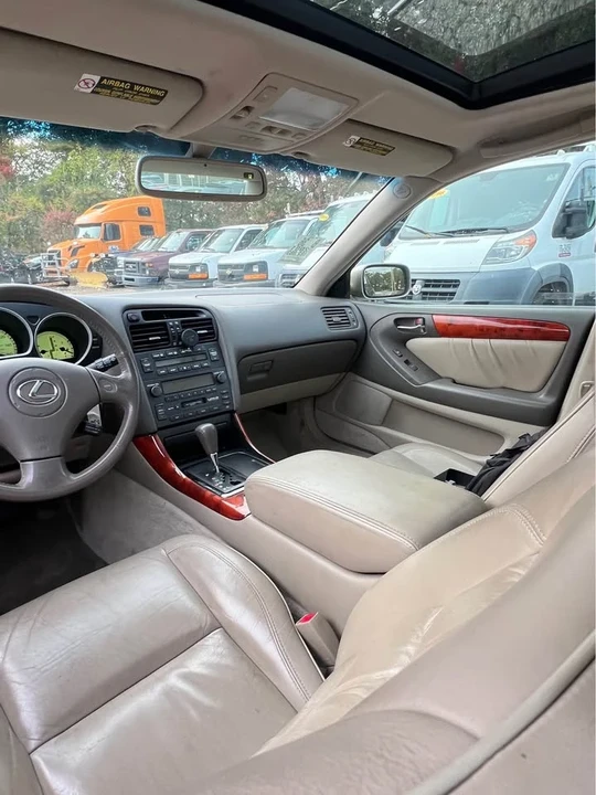 2001 Lexus GS 2nd Gen - Image 9 of 12