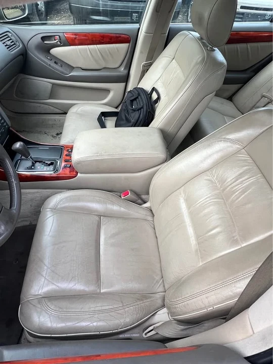 2001 Lexus GS 2nd Gen - Image 11 of 12