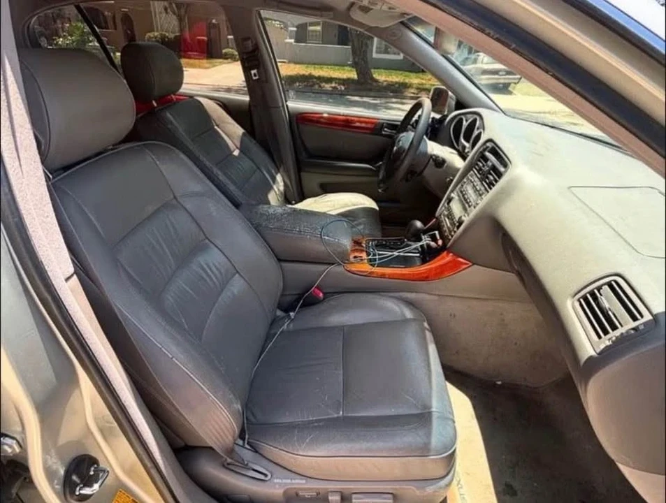 2001 Lexus GS 2nd Gen - Image 3 of 4