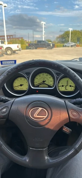 2001 Lexus GS 2nd Gen - Image 8 of 9