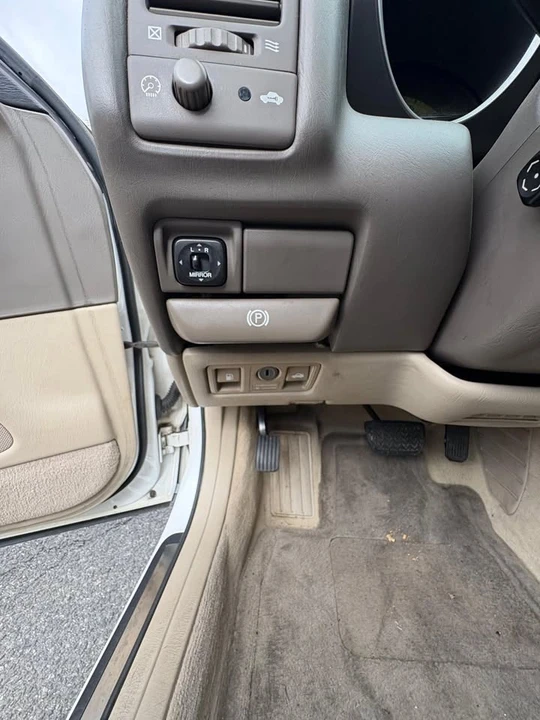 2001 Lexus GS 2nd Gen - Image 12 of 14