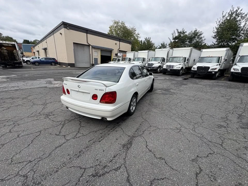 2001 Lexus GS 2nd Gen - Image 4 of 17