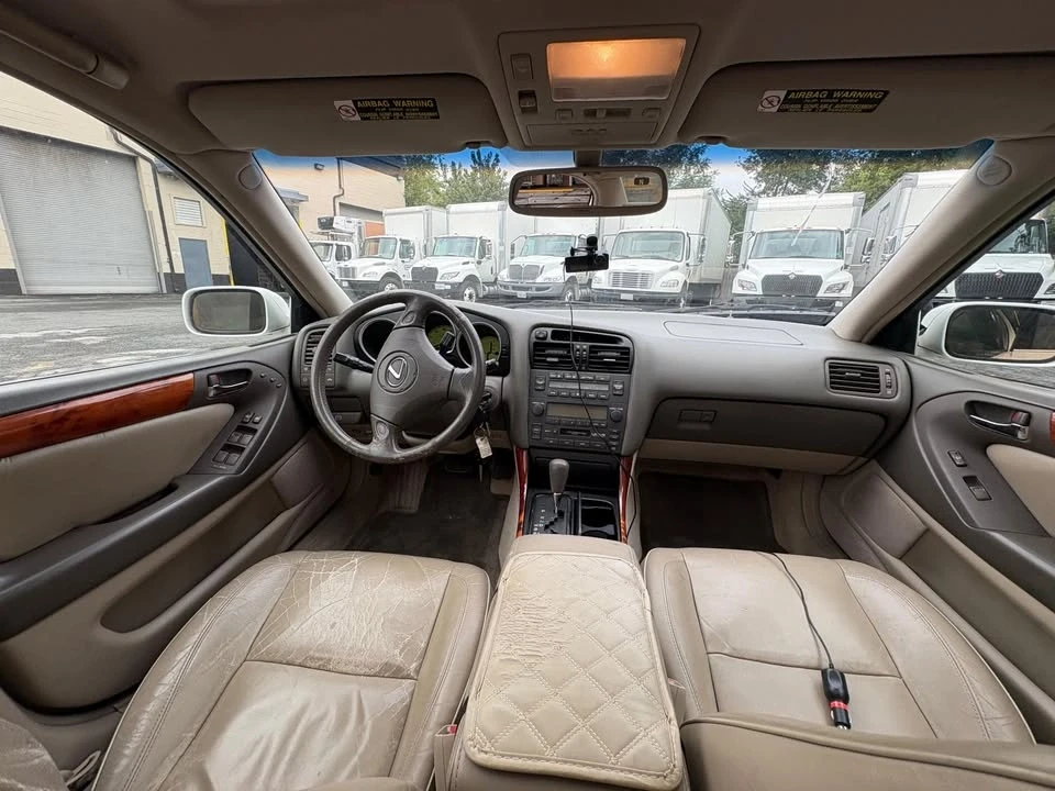 2001 Lexus GS 2nd Gen - Image 11 of 17